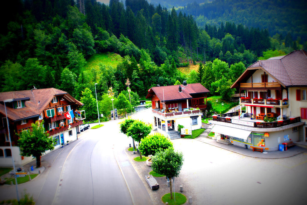 Hotel Kurhaus Flühli エクステリア 写真