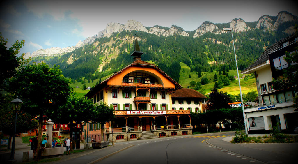 Hotel Kurhaus Flühli エクステリア 写真